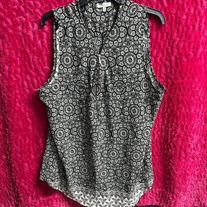 MPH Collection Black and White Sleeveless Top